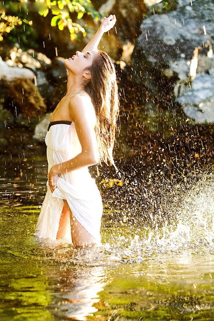 Marie Avgeropoulos in Suihua