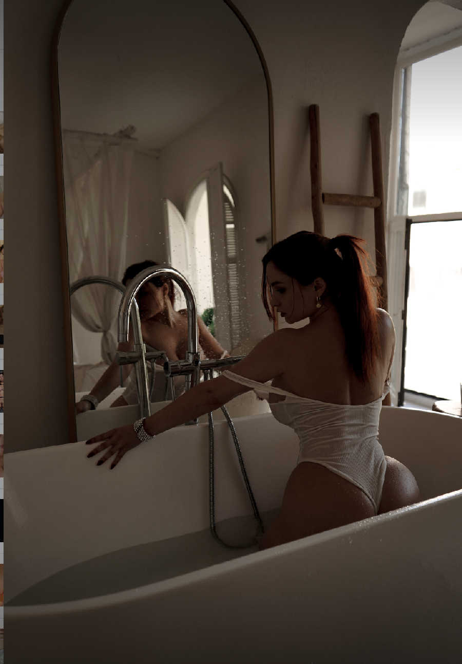 A playful frame from Miranda Faith nude — online in Suihua