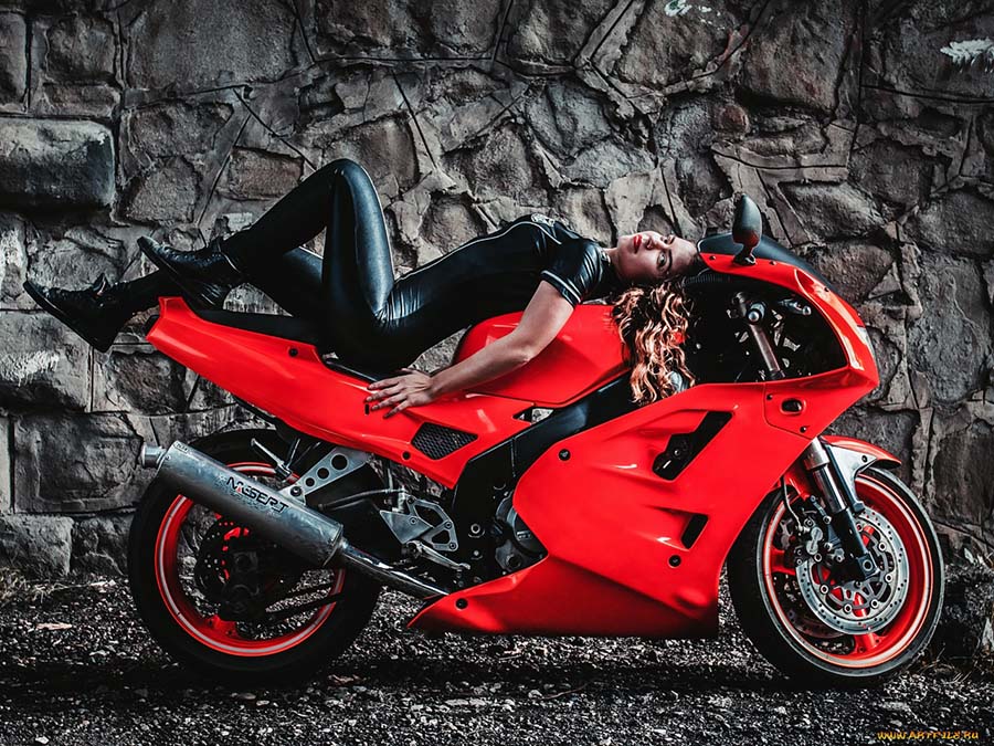 Beautiful girl Beautiful girls and motorcycles in Suihua