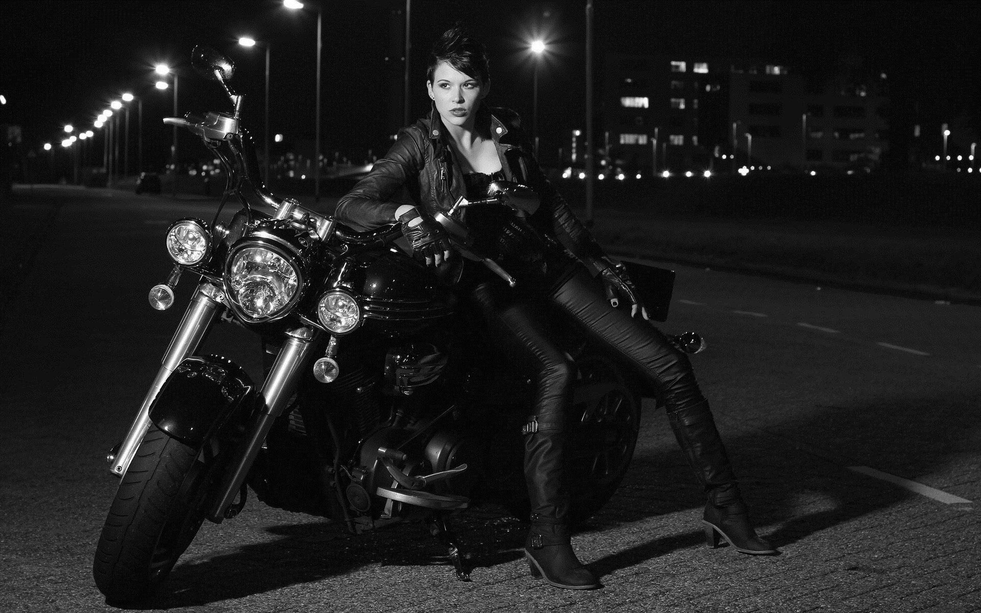 Photo Beautiful girls and motorcycles in Suihua